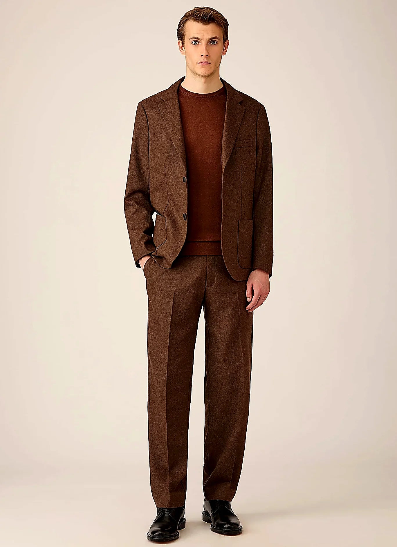 Chestnut crew neck jumper in merino, slim fit