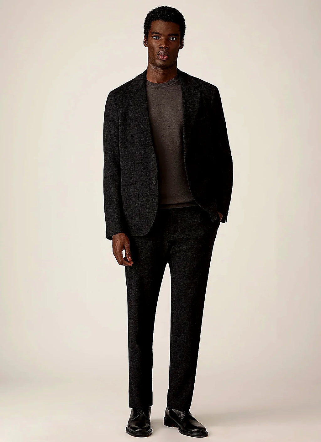 Anthracite crew neck jumper in sea island cashmere, everyday wear