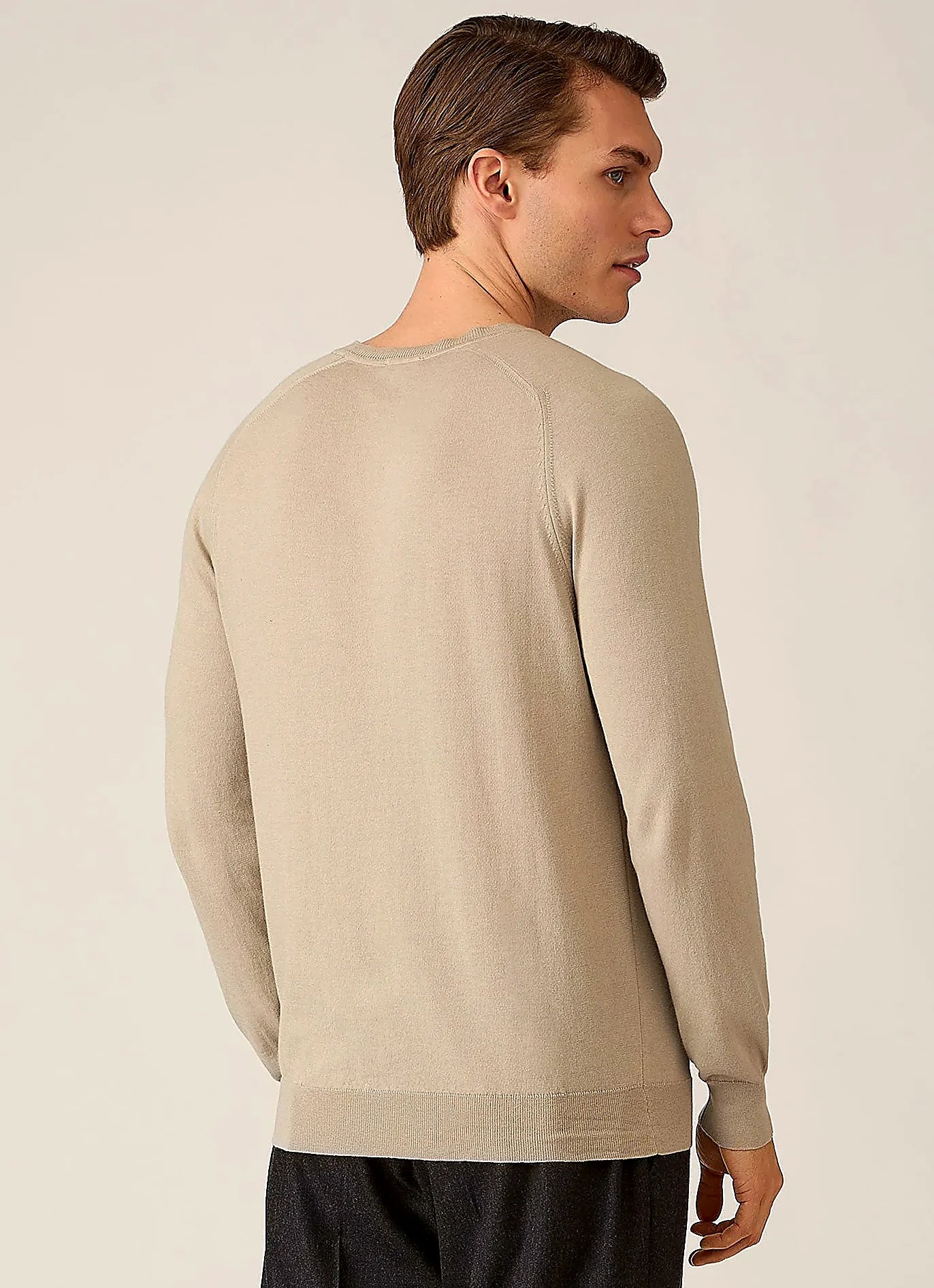 Men's sea island cashmere crew neck jumper in Stone
